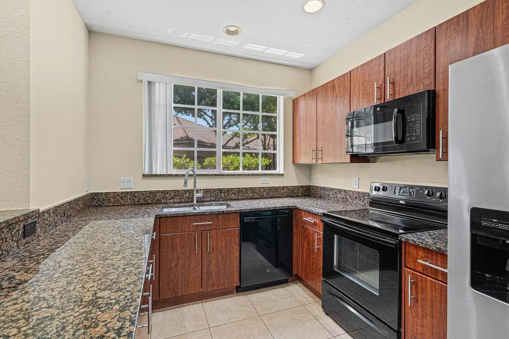 6272 S Military Trail Lake Worth FL 33463