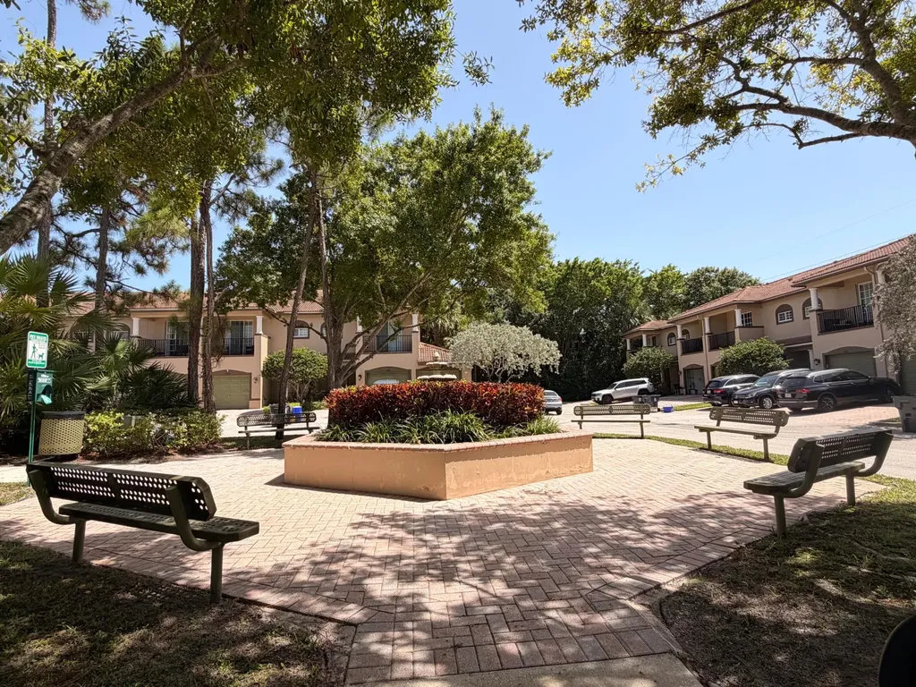 6272 S Military Trail Lake Worth FL 33463