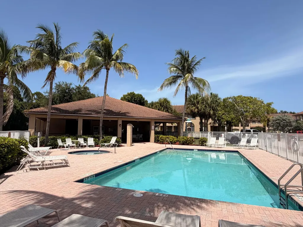 6272 S Military Trail Lake Worth FL 33463