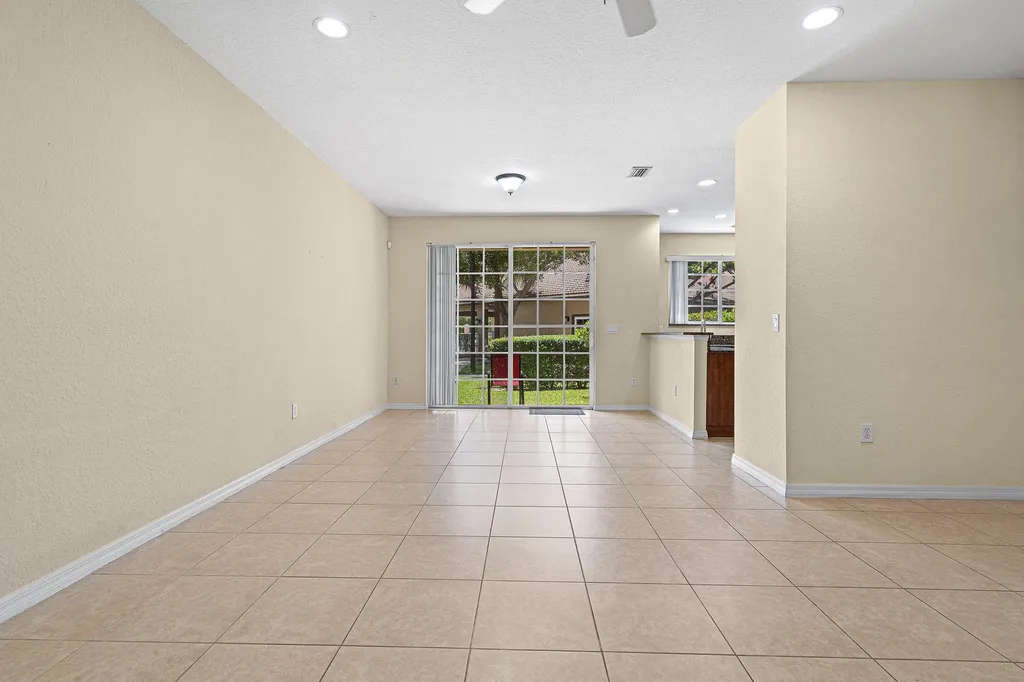 6272 S Military Trail Lake Worth FL 33463