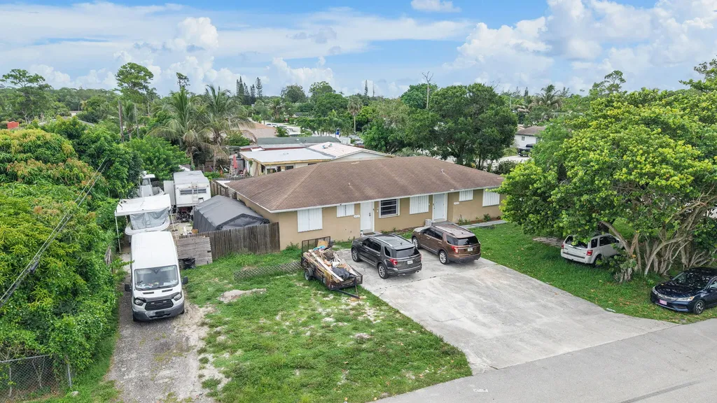 5735 Kumquat Road West Palm Beach FL 33413