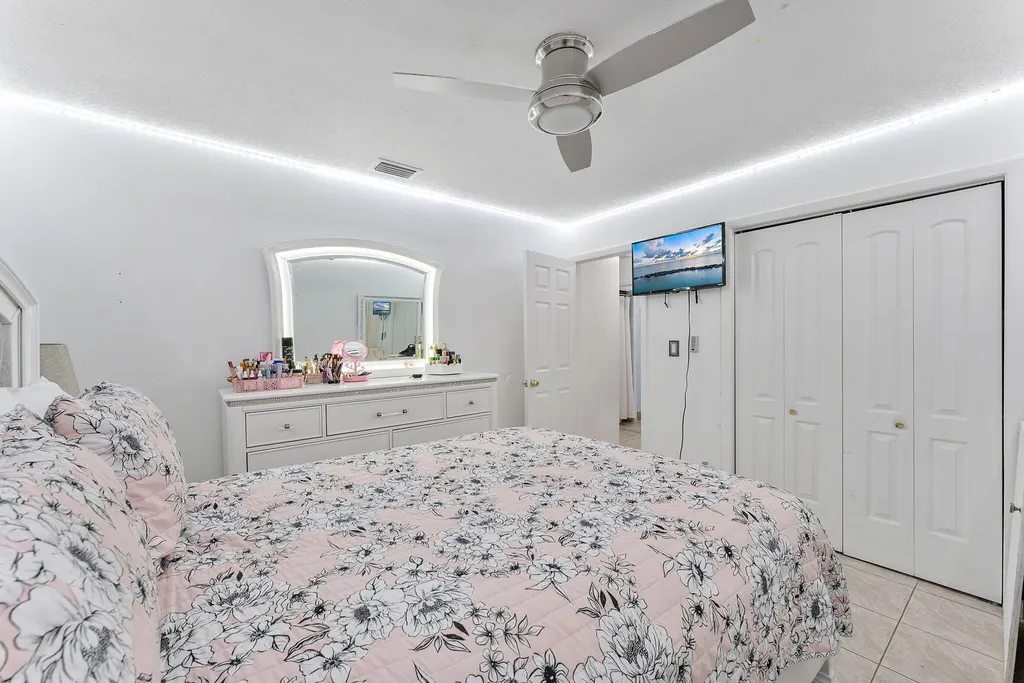 5735 Kumquat Road West Palm Beach FL 33413