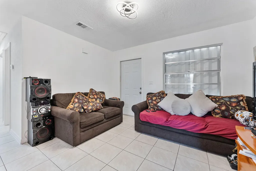 5735 Kumquat Road West Palm Beach FL 33413