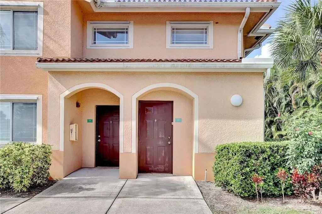 231 SW Palm Drive Port St Lucie FL 34986