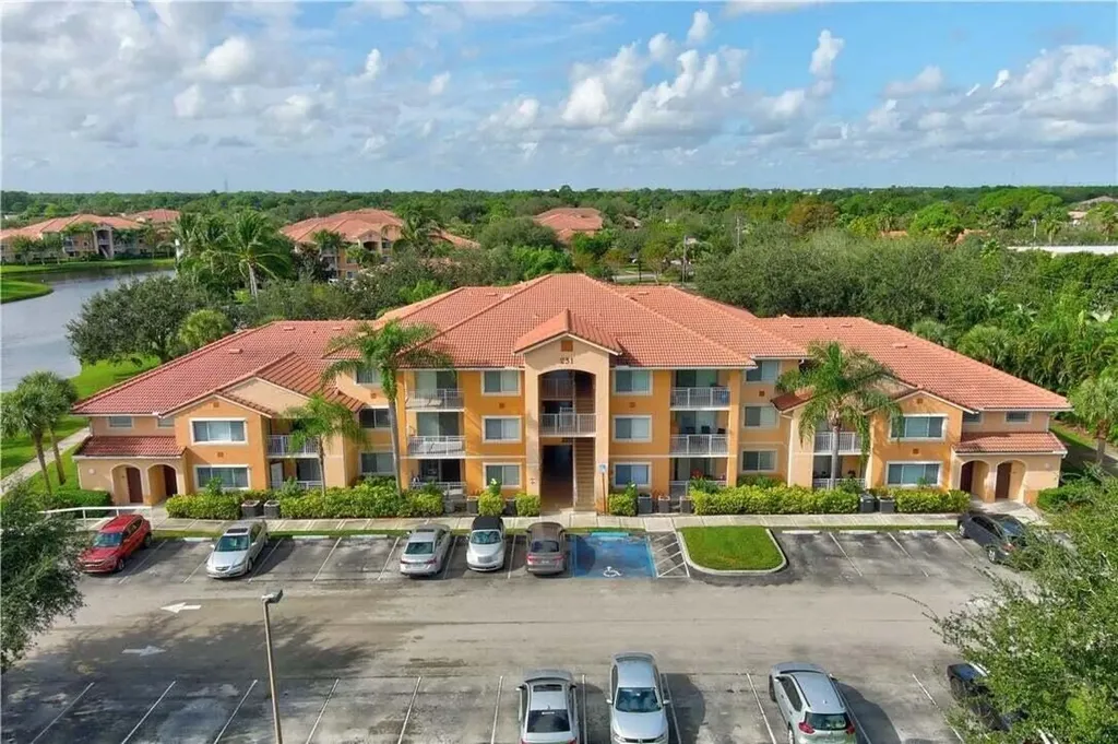 231 SW Palm Drive Port St Lucie FL 34986