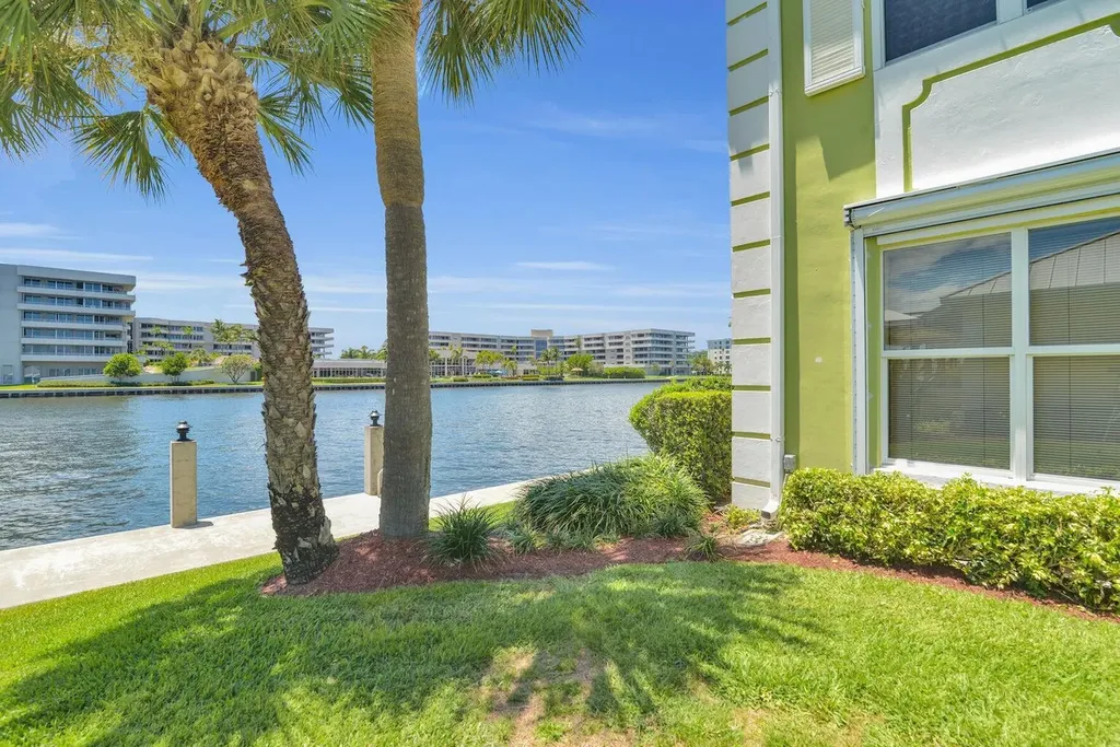 1704 Del Haven Drive Delray Beach FL 33483