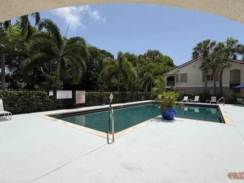 815 W Boynton Beach Boulevard Boynton Beach FL 33426