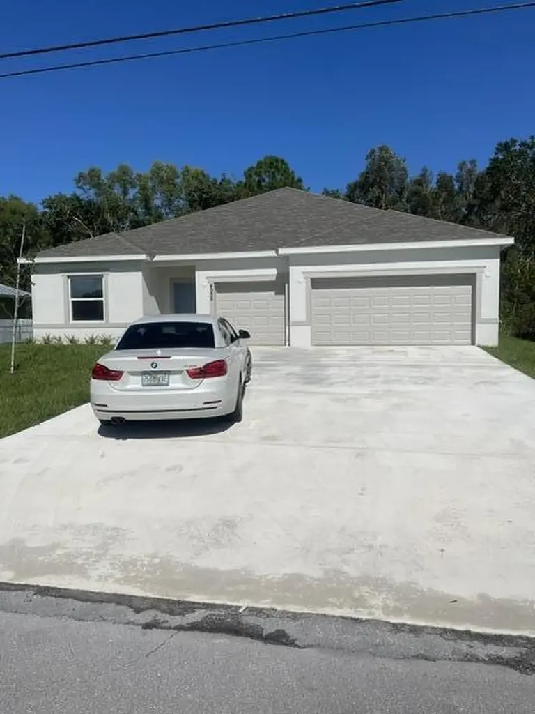 4958 NW Flintstone Avenue Port St Lucie FL 34983