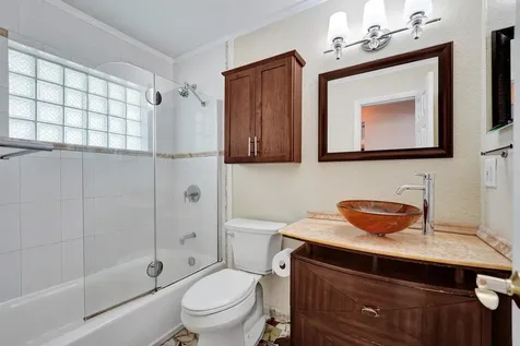 1745 NE 36th Street Oakland Park FL 33334