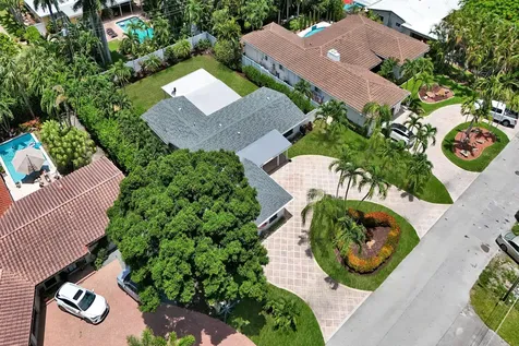 1745 NE 36th Street Oakland Park FL 33334