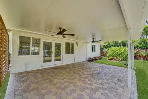 1745 NE 36th Street Oakland Park FL 33334