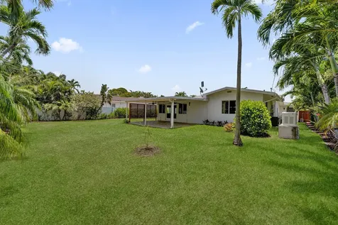 1745 NE 36th Street Oakland Park FL 33334