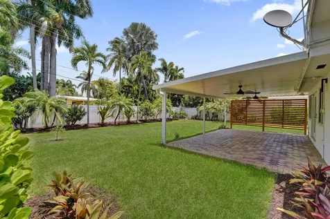 1745 NE 36th Street Oakland Park FL 33334