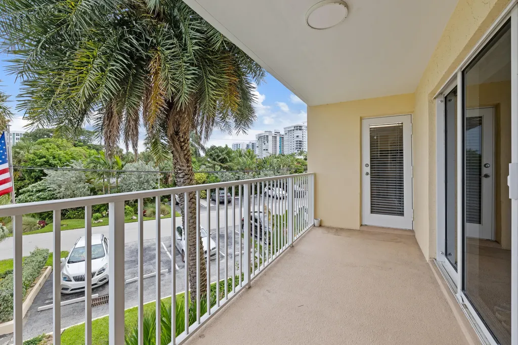 1200 Hibiscus Avenue Pompano Beach FL 33062