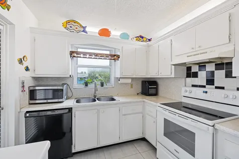 1200 Hibiscus Avenue Pompano Beach FL 33062