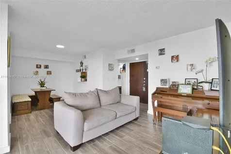 11800 SW 18th Street Miami FL 33175