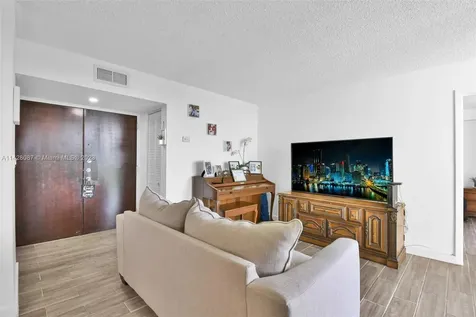 11800 SW 18th Street Miami FL 33175