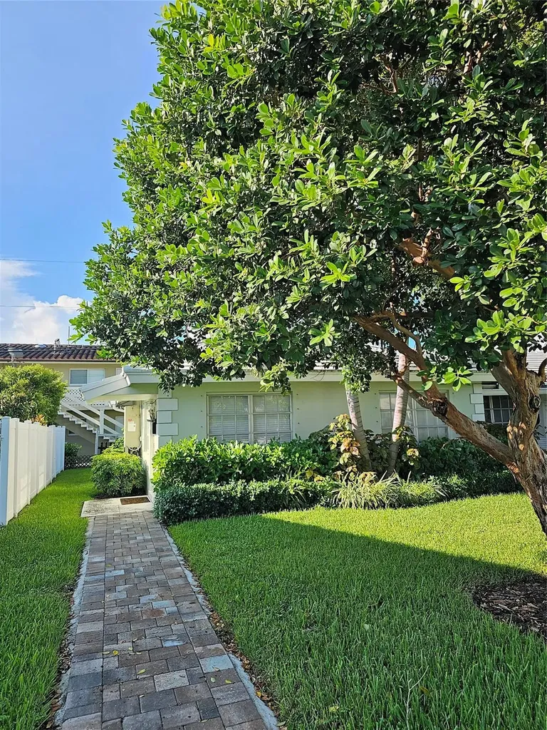 2120 NE 41st Street Lighthouse Point FL 33064