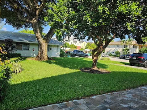 2120 NE 41st Street Lighthouse Point FL 33064