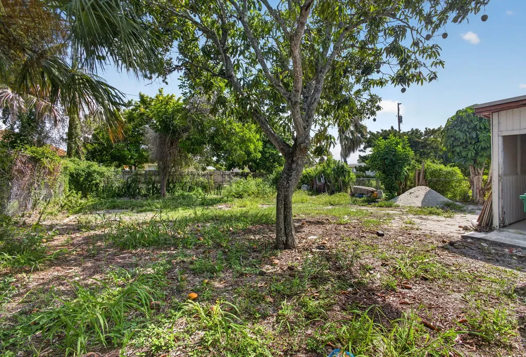 1511 W 32nd Street West Palm Beach FL 33404
