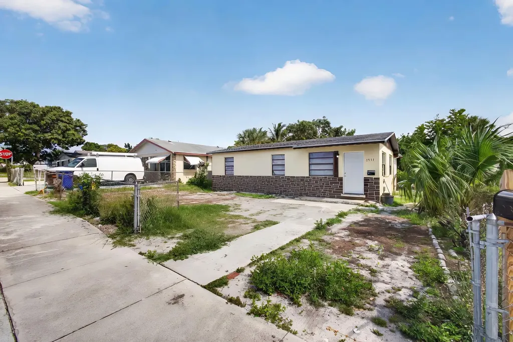 1511 W 32nd Street West Palm Beach FL 33404