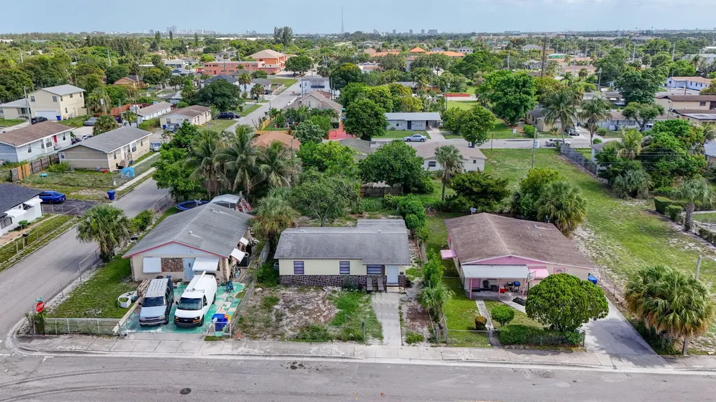 1511 W 32nd Street West Palm Beach FL 33404