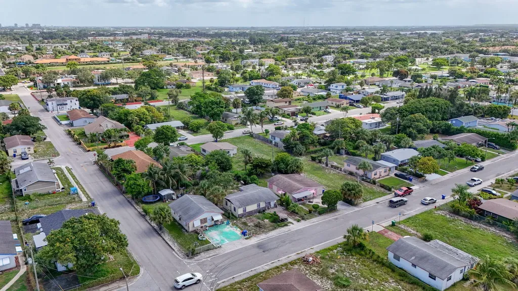 1511 W 32nd Street West Palm Beach FL 33404