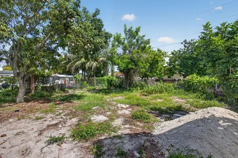 1511 W 32nd Street West Palm Beach FL 33404