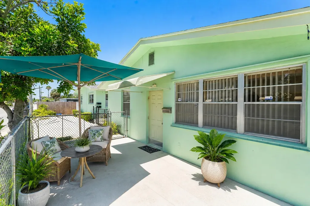 425 Churchill Road West Palm Beach FL 33405