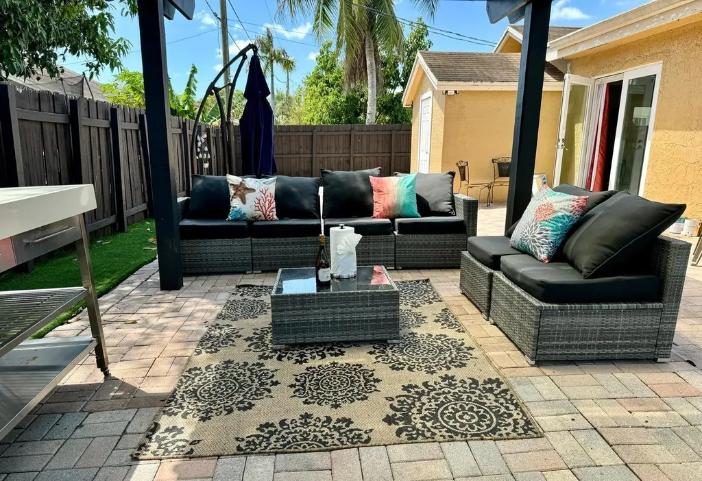 330 SW 35th Avenue Deerfield Beach FL 33442