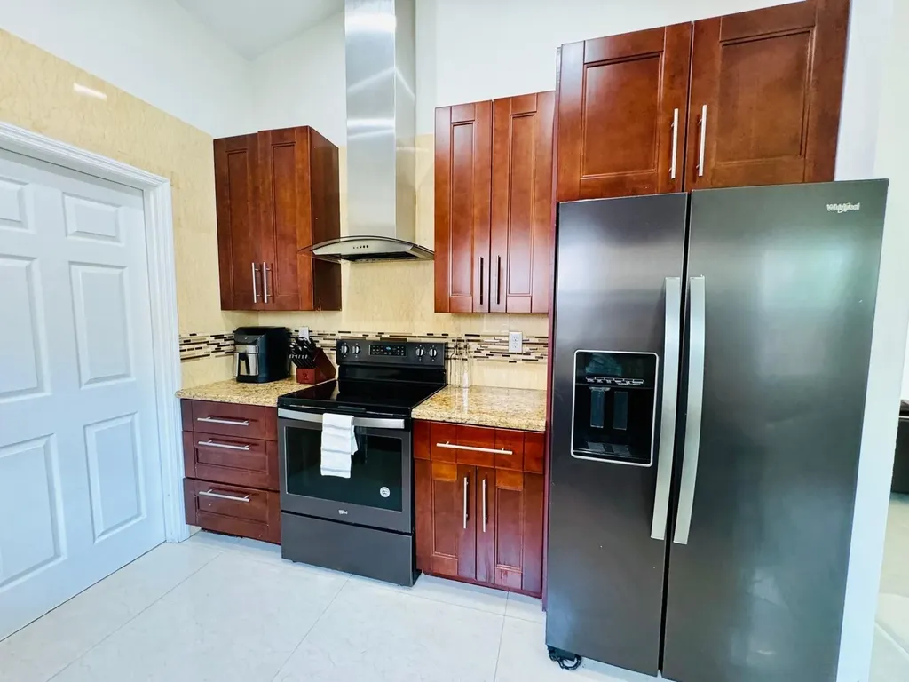 330 SW 35th Avenue Deerfield Beach FL 33442