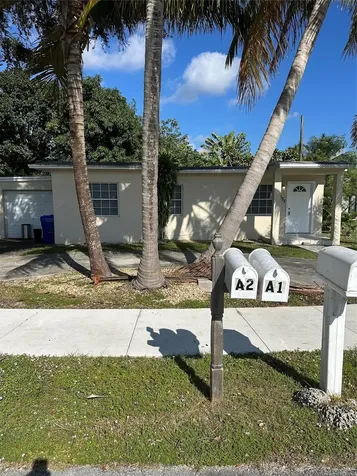 5635 Grant Street Hollywood FL 33021