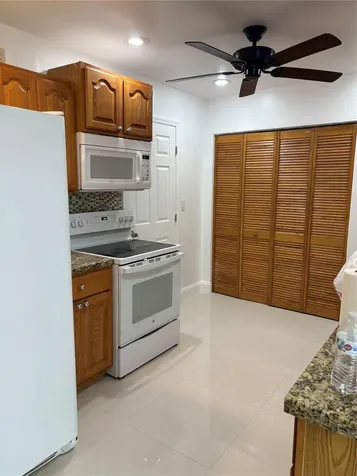 5635 Grant Street Hollywood FL 33021