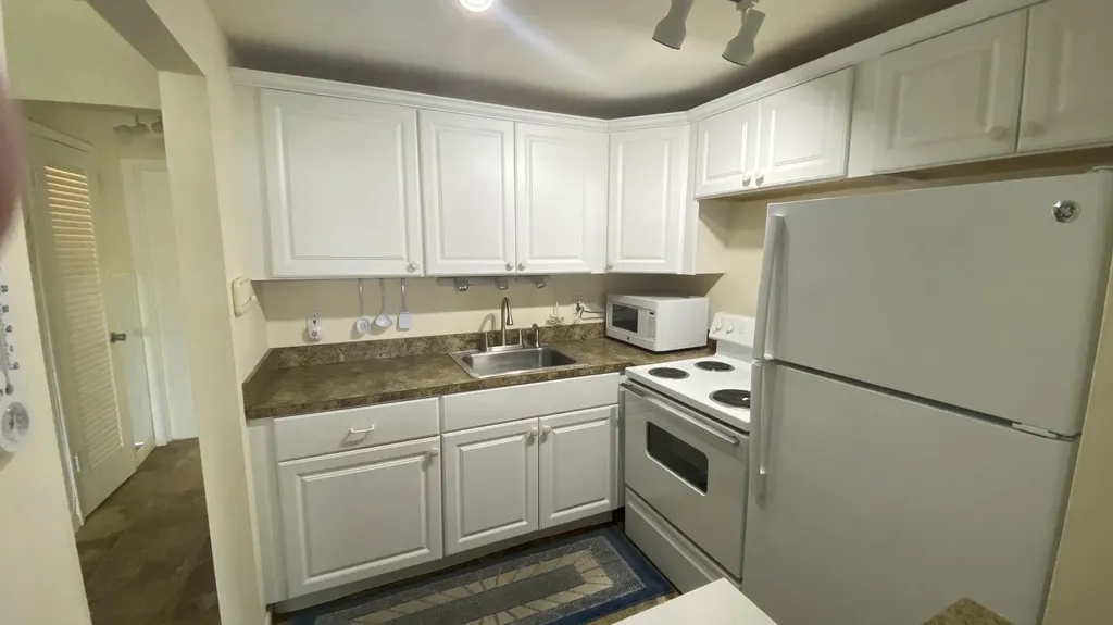 150 Easthampton G West Palm Beach FL 33417