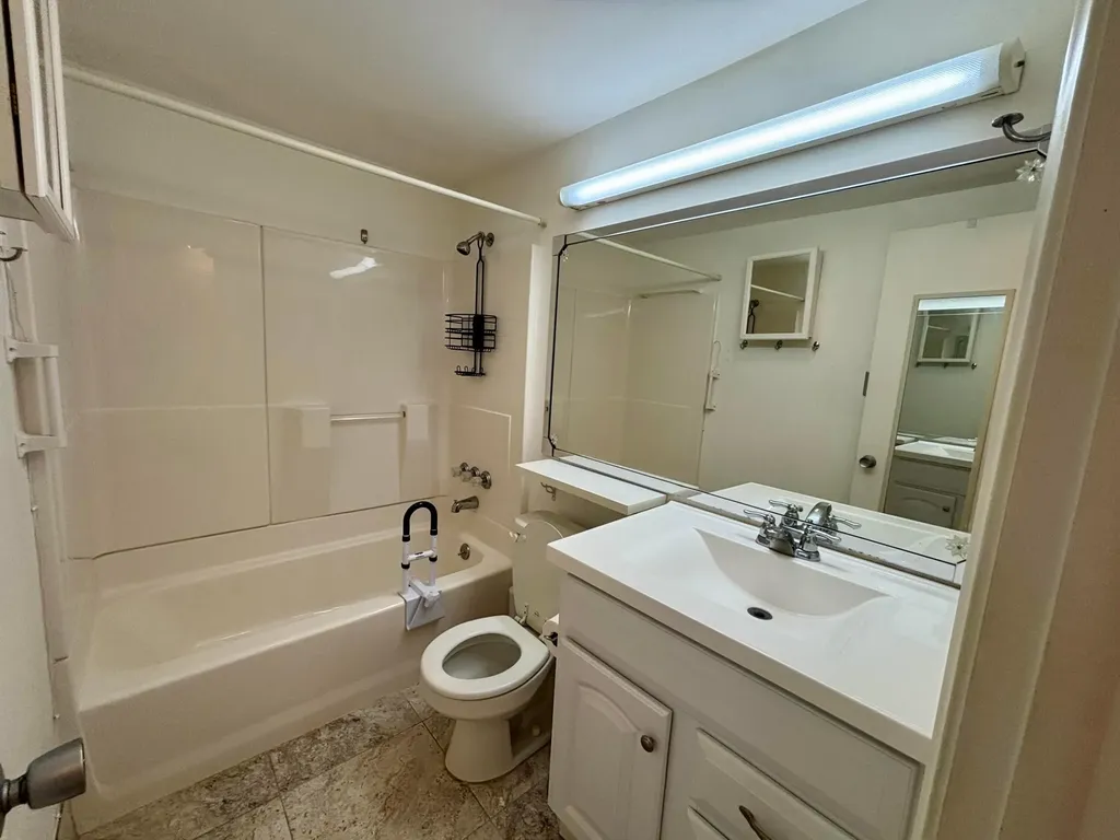 150 Easthampton G West Palm Beach FL 33417