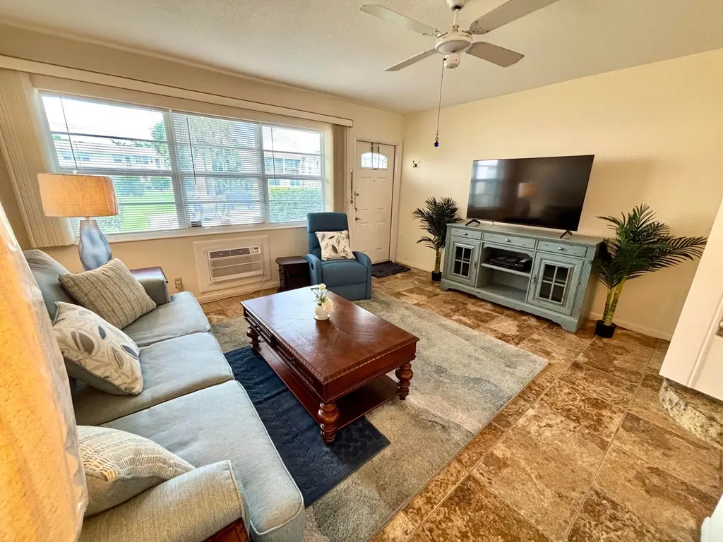 150 Easthampton G West Palm Beach FL 33417