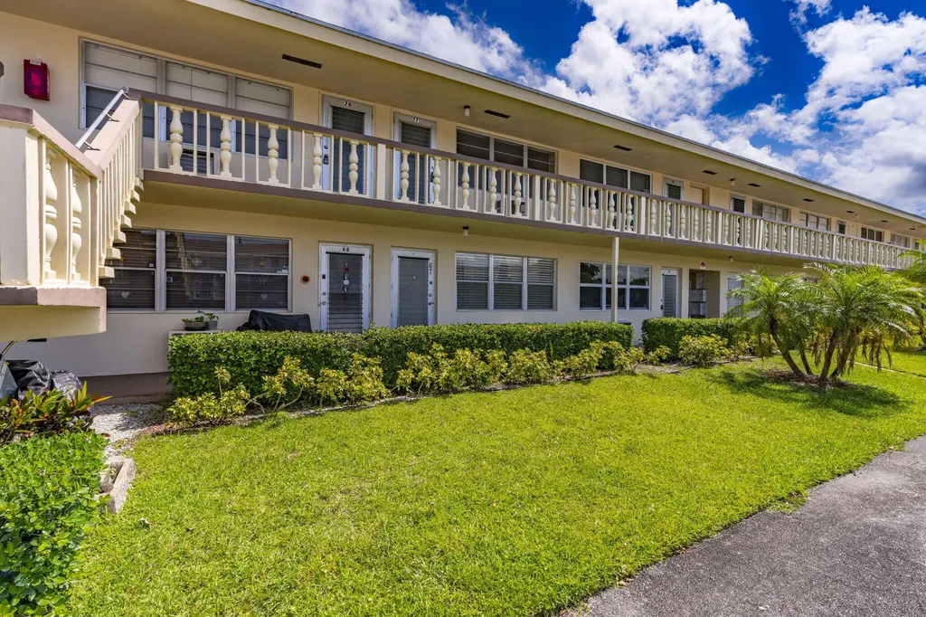 77 Kingswood West Palm Beach FL 33417