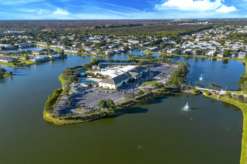 77 Kingswood West Palm Beach FL 33417