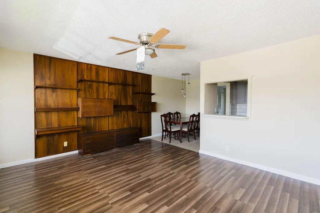 77 Kingswood West Palm Beach FL 33417