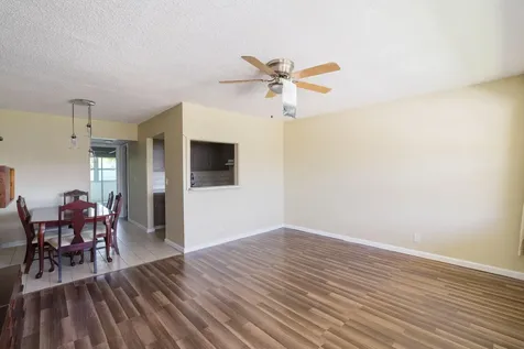 77 Kingswood West Palm Beach FL 33417