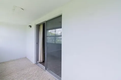 77 Kingswood West Palm Beach FL 33417