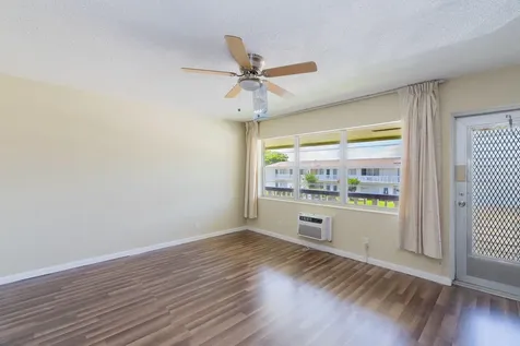 77 Kingswood West Palm Beach FL 33417
