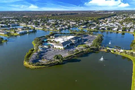 77 Kingswood West Palm Beach FL 33417