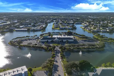 77 Kingswood West Palm Beach FL 33417