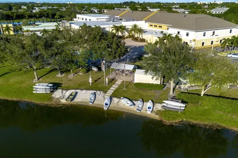77 Kingswood West Palm Beach FL 33417