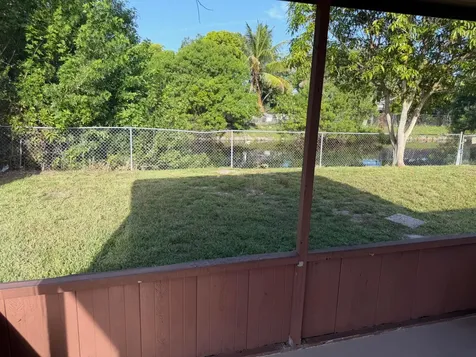 1240 SW 73rd Avenue North Lauderdale FL 33068