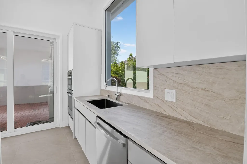 4007 NW 58th Place Boca Raton FL 33496