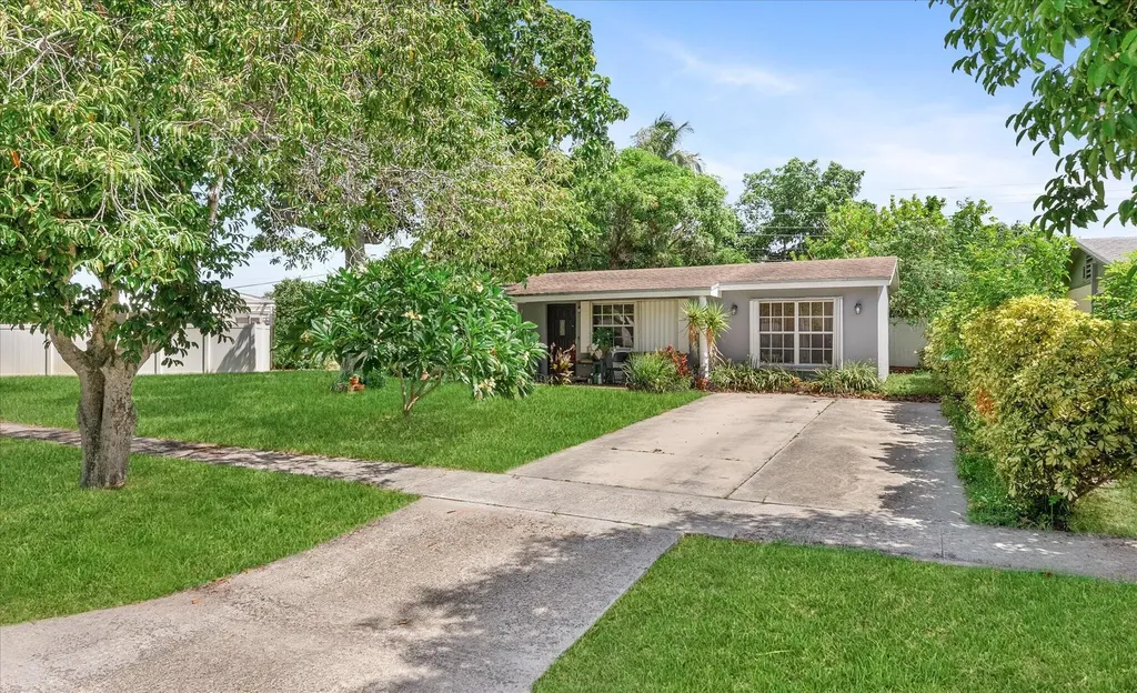2106 Ware Drive West Palm Beach FL 33409