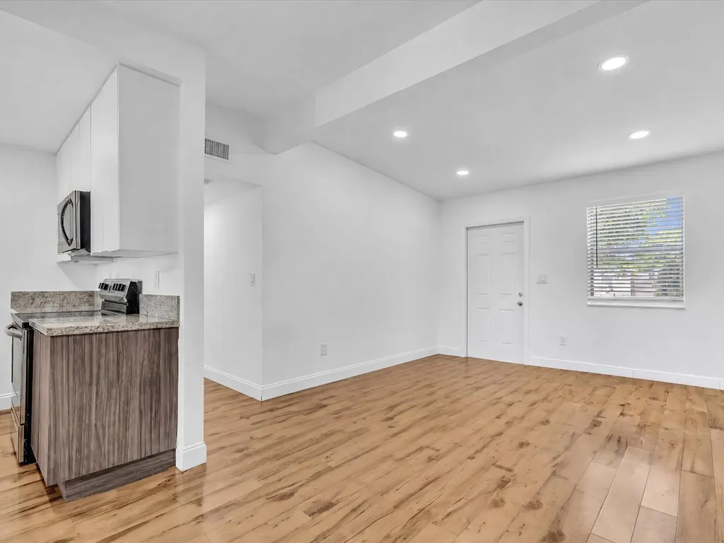 5232 NE 19th Avenue Pompano Beach FL 33064