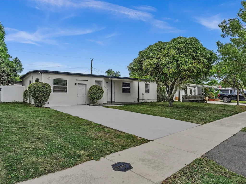 5232 NE 19th Avenue Pompano Beach FL 33064